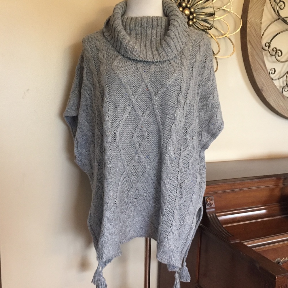 NWT Sonoma Sz 1X Gray Cable Knit Poncho Sweater - Picture 1 of 4